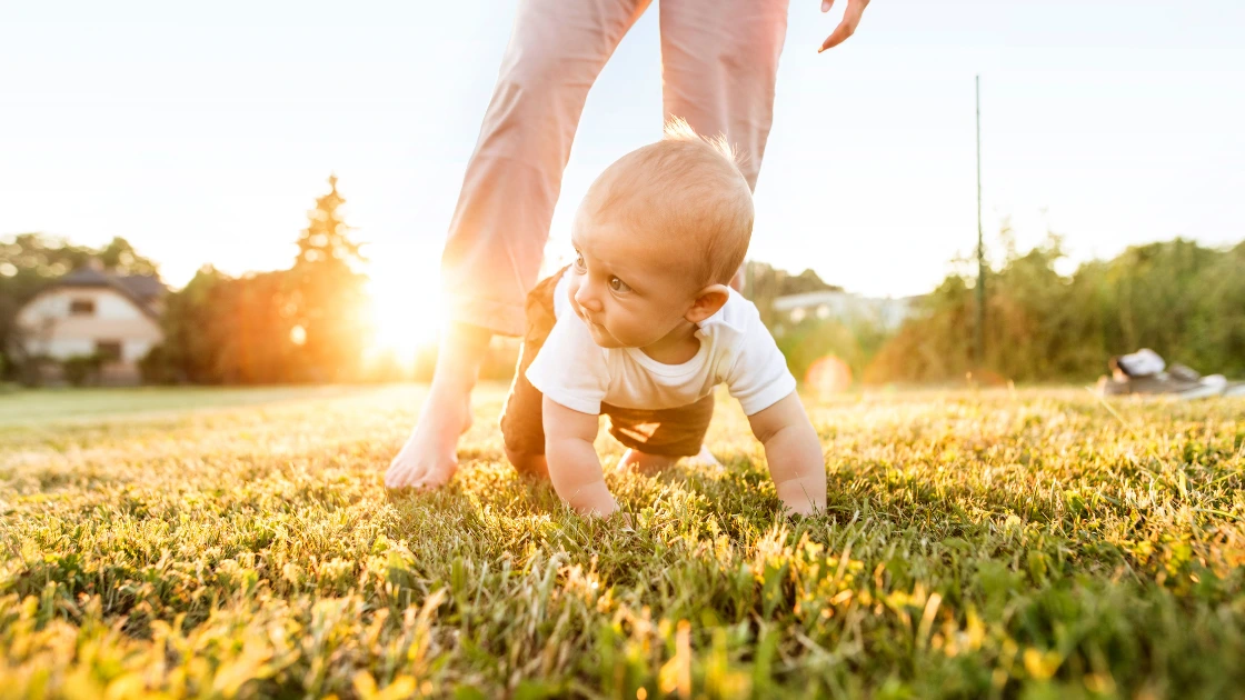 When Do Babies Start Crawling? – Full Milestone Guide Additional Tips for Parents During the Crawling Phase
