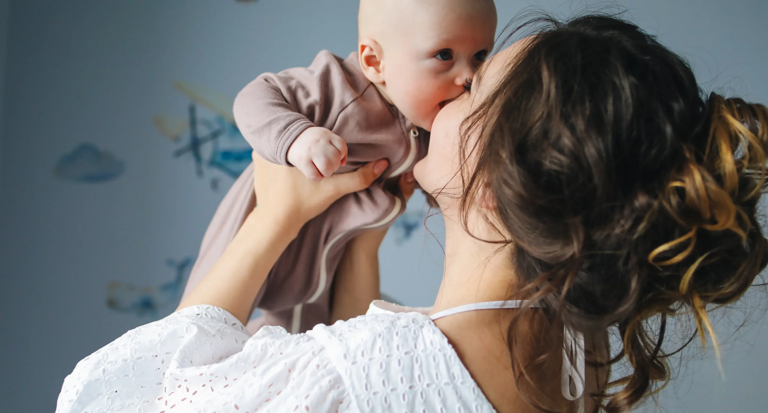 The Real Reason Your Baby Only Wants Mom — And How to Cope When to Be Concerned About Clingy Behavior