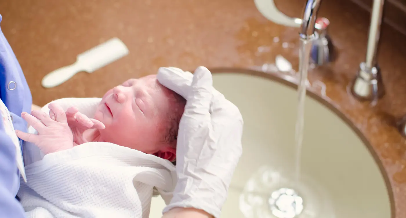 Gentle Baby Bath Guide: Safe and Joyful Essentials When to Start Bathing Baby Daily