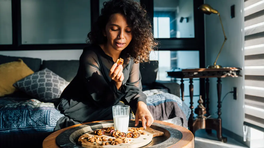 Eating Dates During Pregnancy: 7 Key Health Boosts how many dates to eat per day during pregnancy