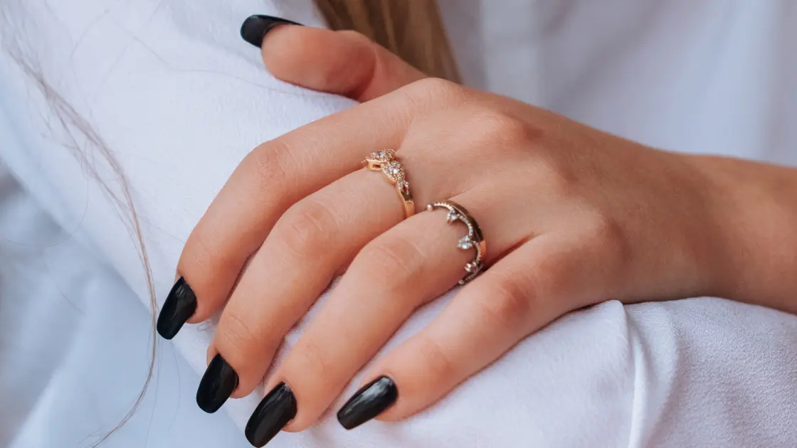 Pregnancy Nail Shapes: Healthy Nails with Stylish Care Coffin or ballerina nail shape