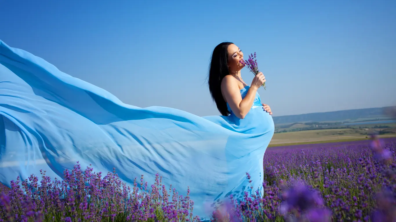 Stunning Maternity Photoshoot Dress Styles to Try Spring & Summer Maternity Photoshoot Dress