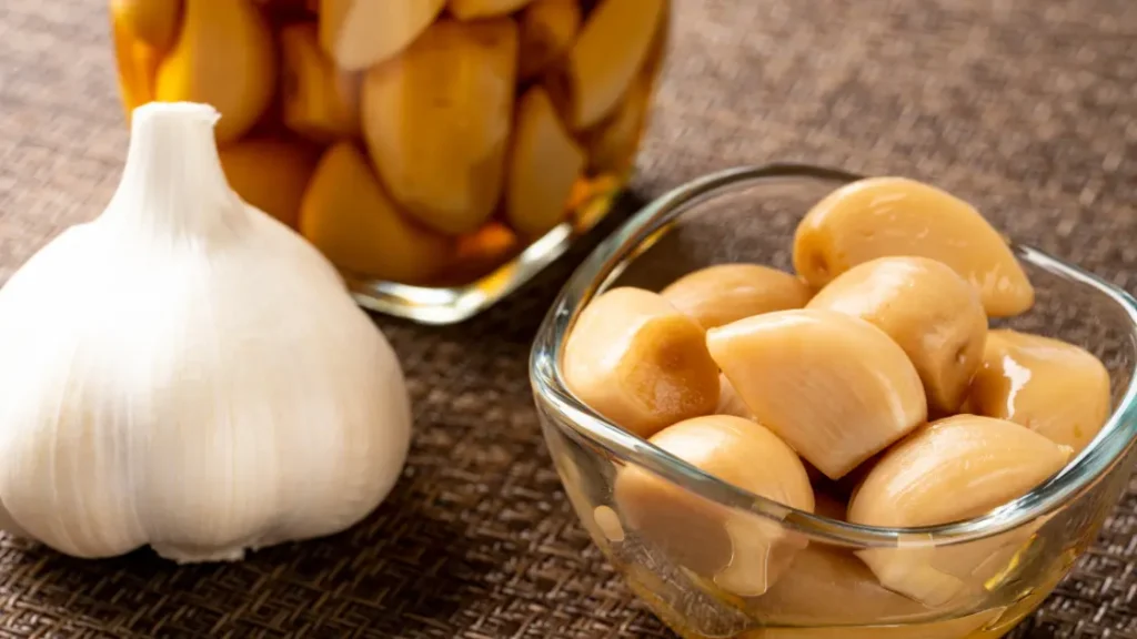 How to Pickle Garlic 