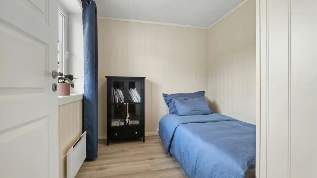 twin size bed