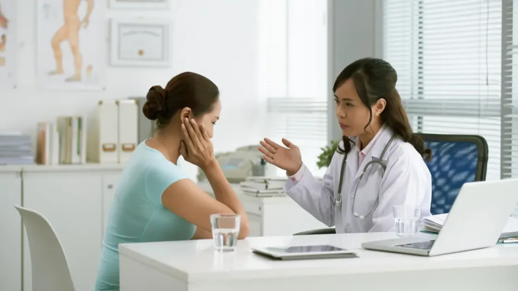 can amniotic fluid leak and then stop